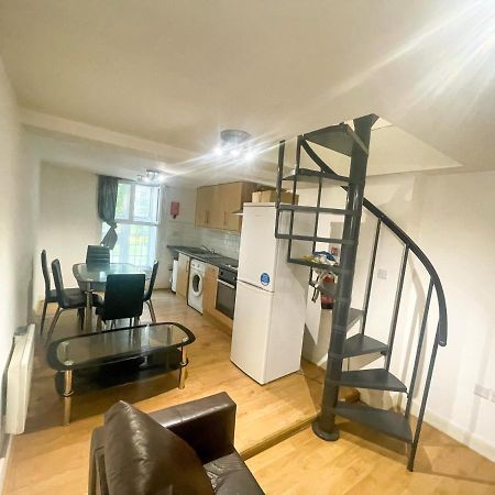 96 Uxbridge Road Apartments 伦敦 外观 照片