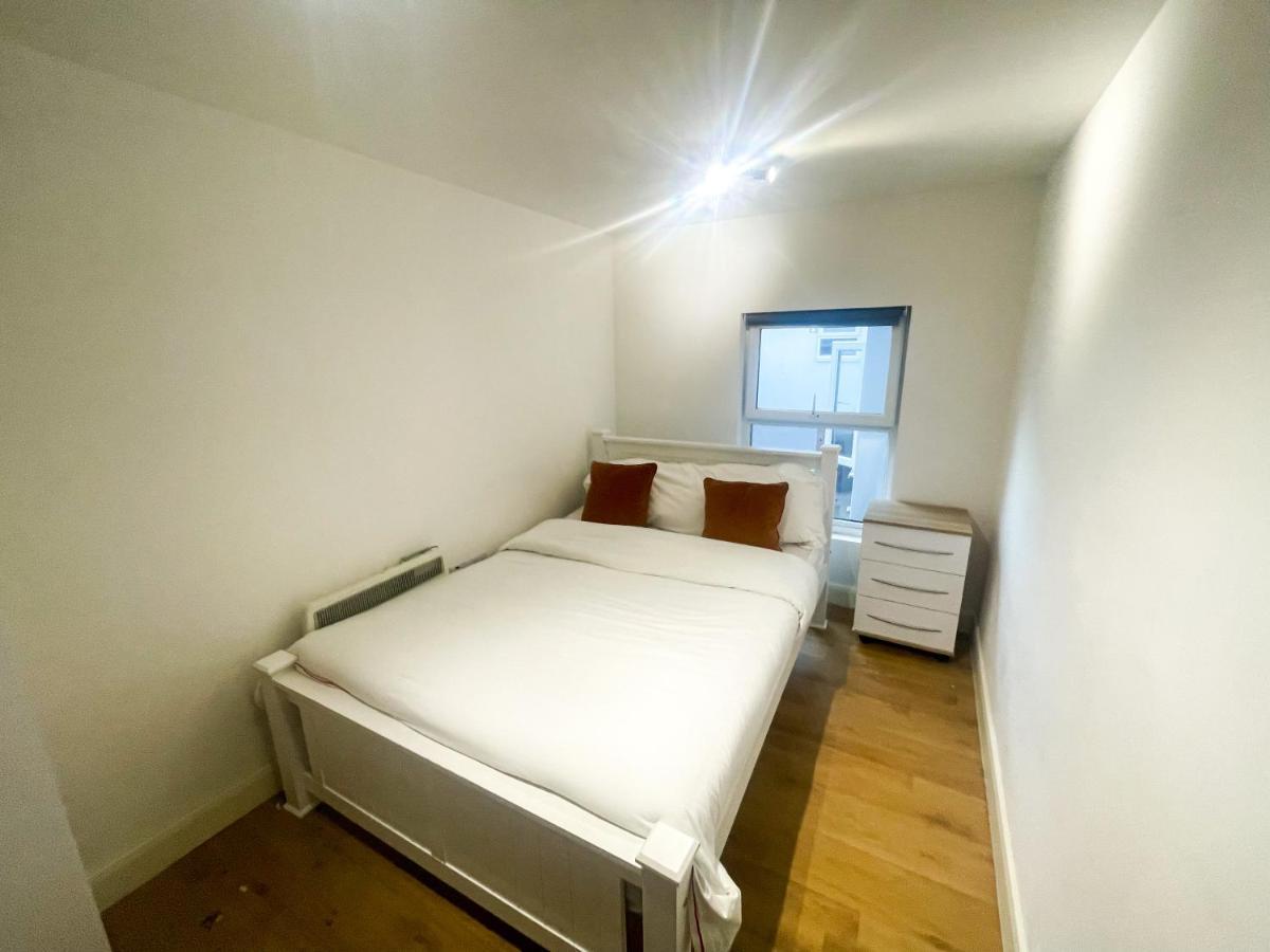 96 Uxbridge Road Apartments 伦敦 外观 照片