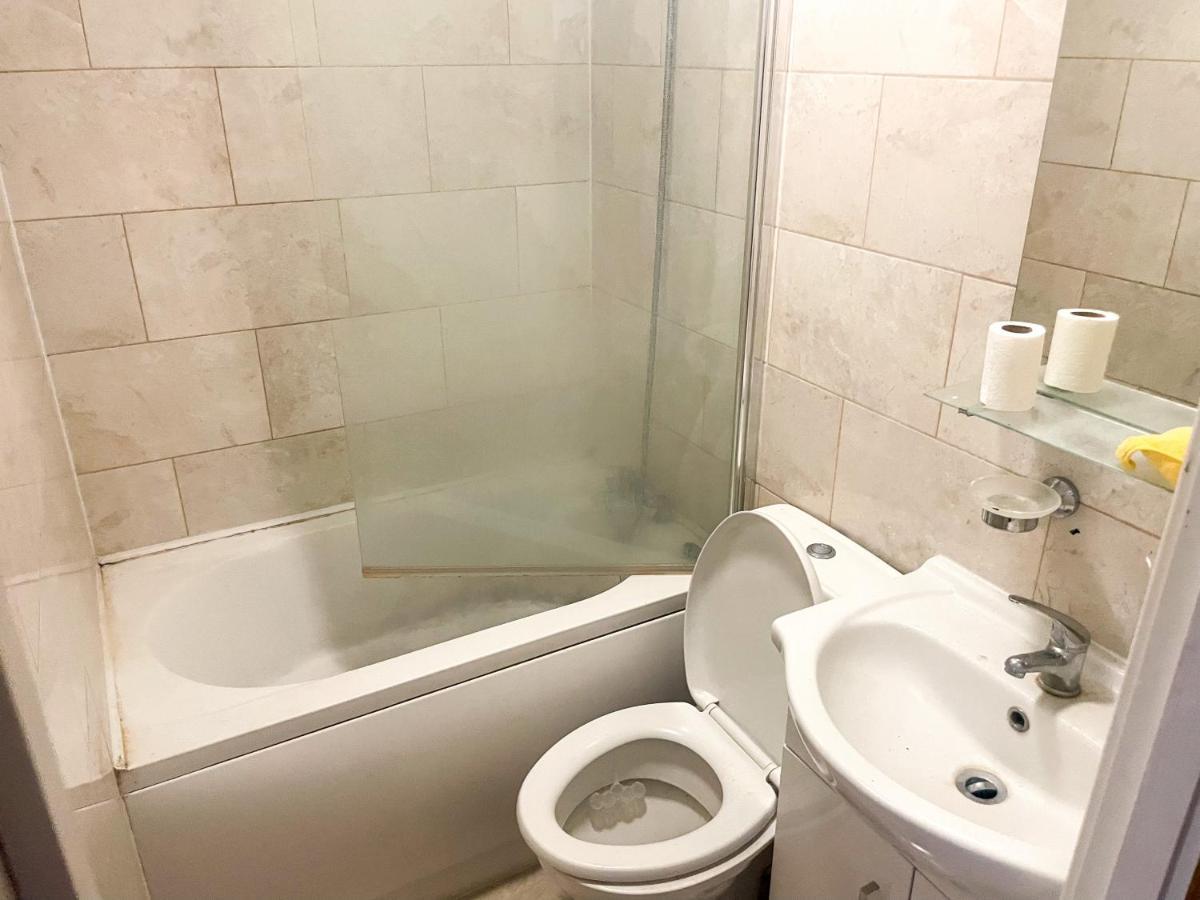 96 Uxbridge Road Apartments 伦敦 外观 照片
