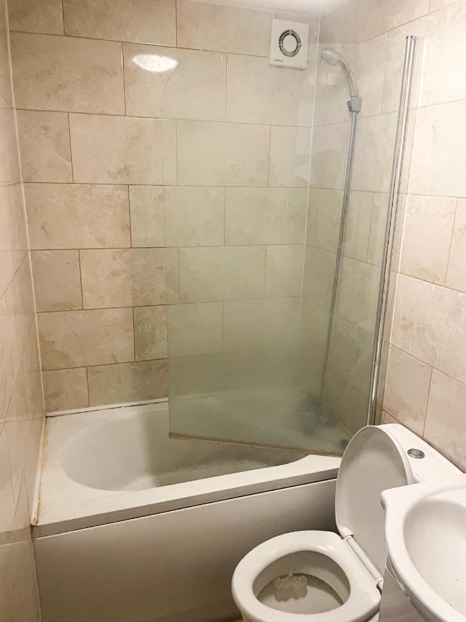 96 Uxbridge Road Apartments 伦敦 外观 照片